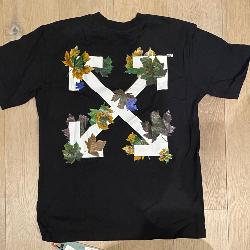 Off-White Black Tee with Colorful Graphic - Picture 4 of 4